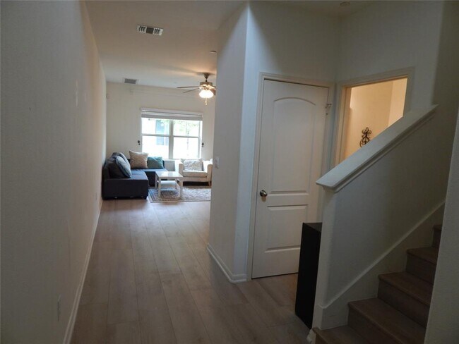 Photo - 1620 Bryant Dr Unidad 2903