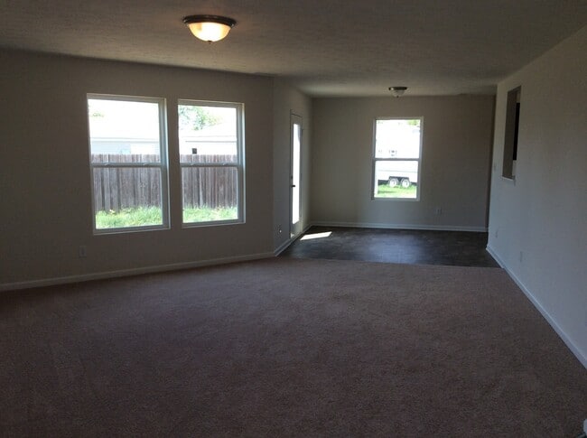 Photo - Columbus IN - 3 br with loft