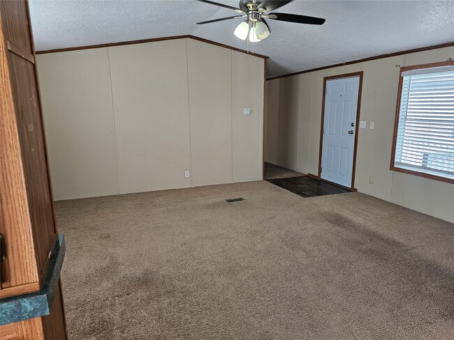 Photo - 827 Gregs Way