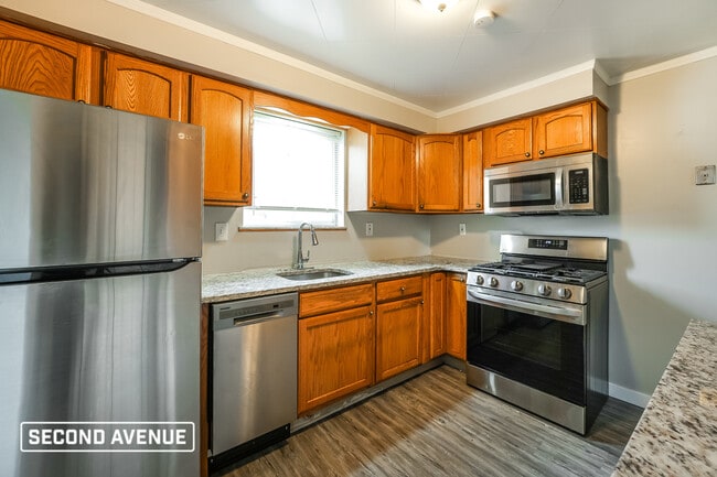 701 Crestview Dr