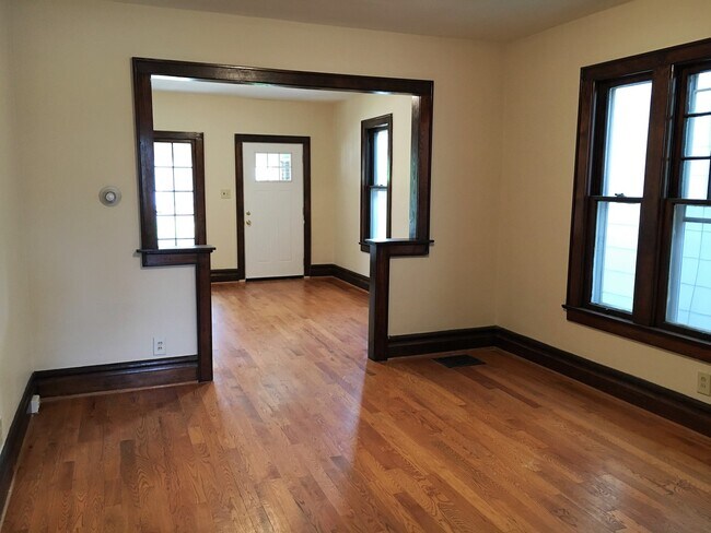 Photo - 431 Tompkins Unit 433