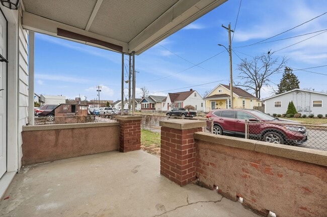 Photo - Three Bedroom Home in Hamilton!