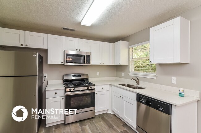 Photo - 708 Stonebridge Terrace