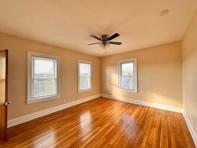 Photo - 34 N Spring St Unit Second Floor