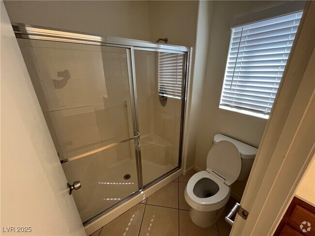 Building Photo - 6042 Highland Gardens Dr Rental