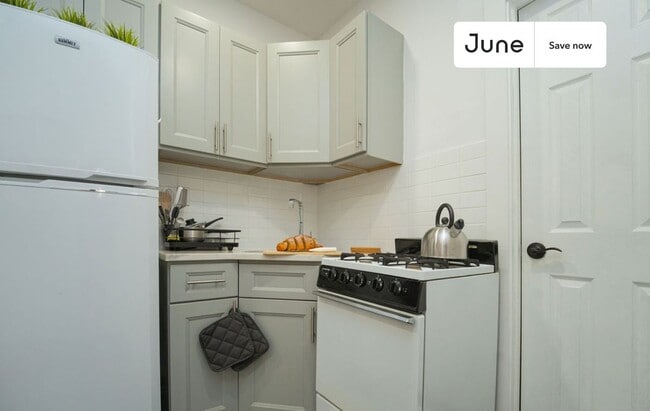 Photo - 324 1/2 East 8 Street Unidad 3B