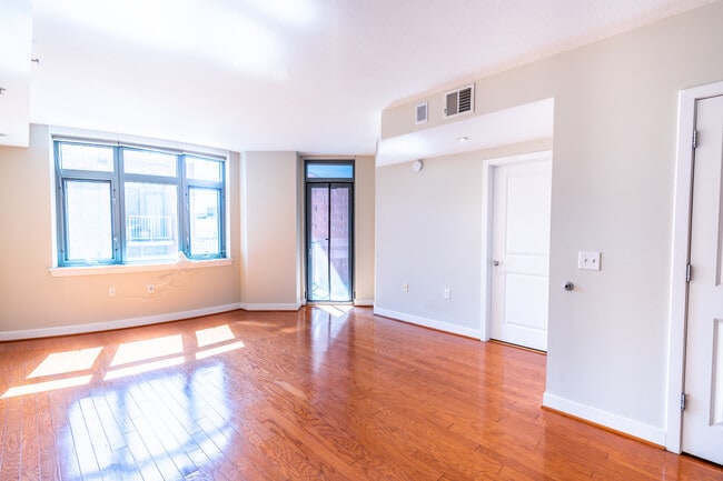 Photo - 1117 10th St NW Unidad 1012