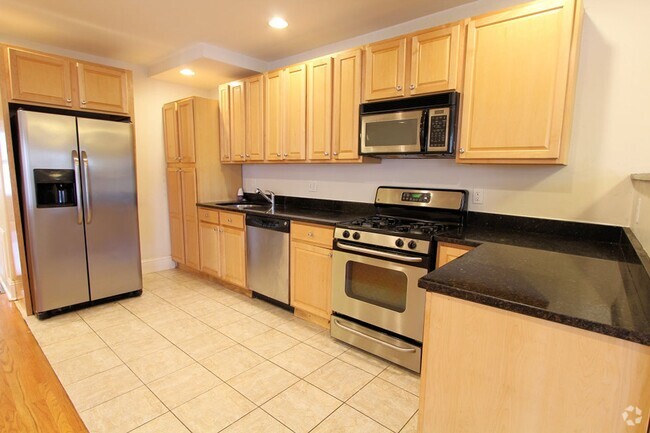 Building Photo - Beautiful Modern 3 bed unit over 2 floors! Rental