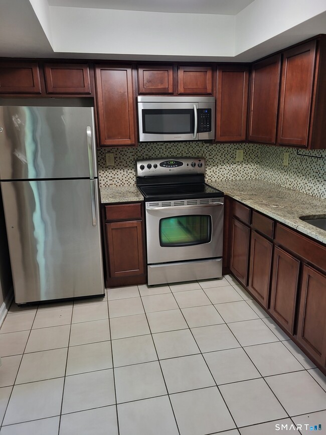 Photo - 4 Manorwood Dr Unit 4
