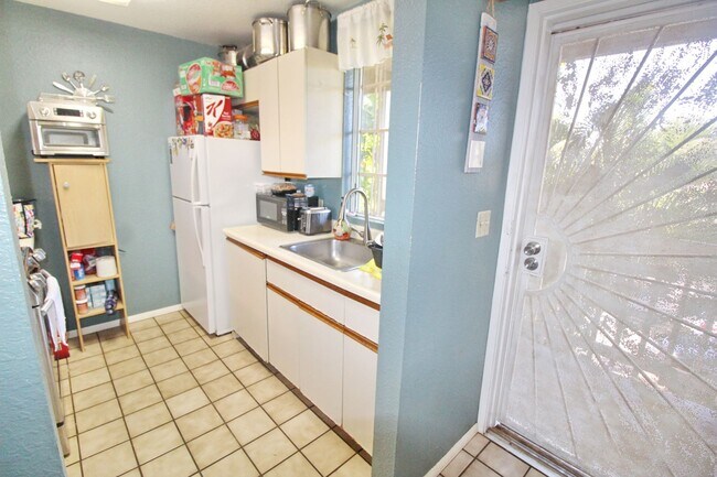 Photo - Upper Level- Unfurnished Kihei Villages Condo - 2 Bed 2 Bath - 1 Parking Space Unit 60-204