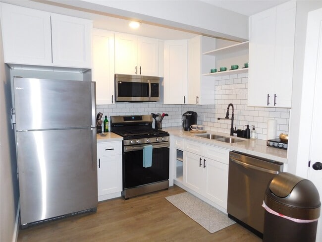 Building Photo - 7109 Avenue L