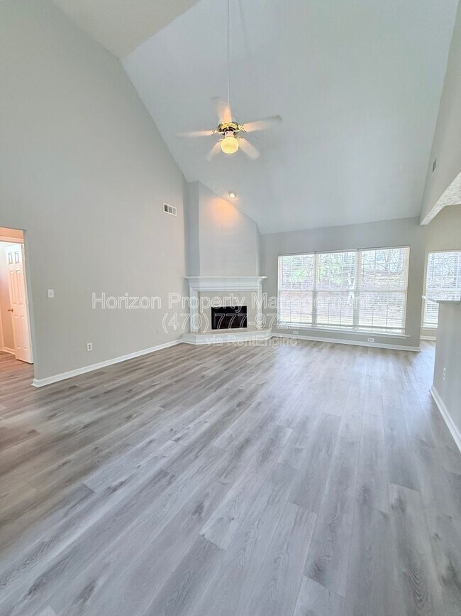 Photo - 4275 Connick Way