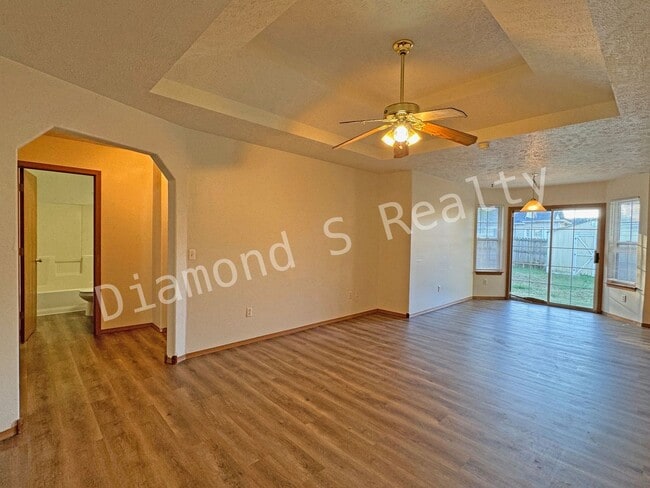 Photo - 3 Bedroom Home Located in Established Neighborhood!