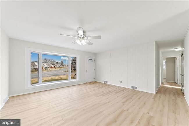 Photo - 201 Trimble Blvd