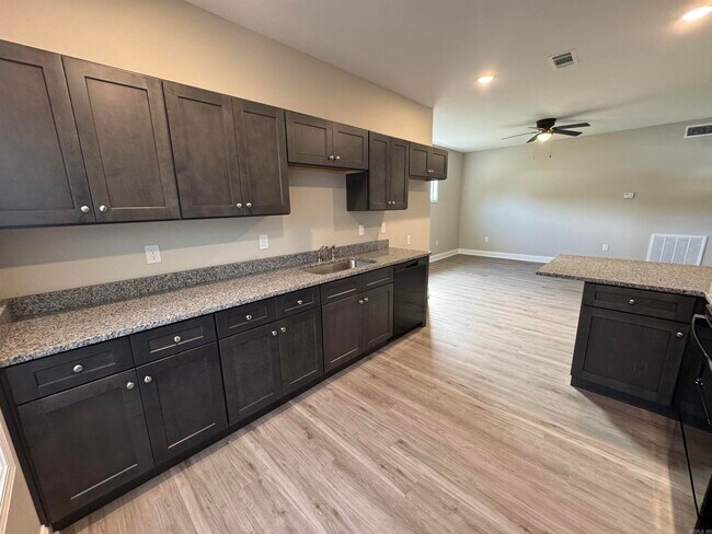 Photo - 815 Ellis St