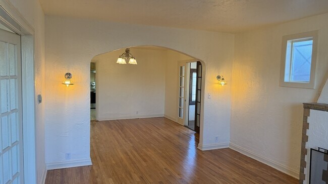 Photo - 1447 S Broadway