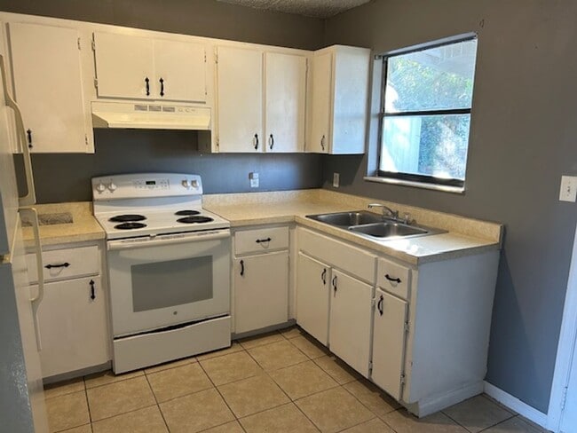 Photo - 106 E Givens St