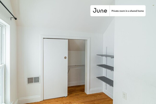 Photo - Room in Shared 6 bed/2 bath home Unidad F