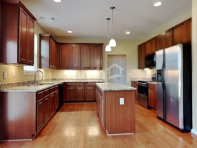 Photo - 1404 Manley Ct