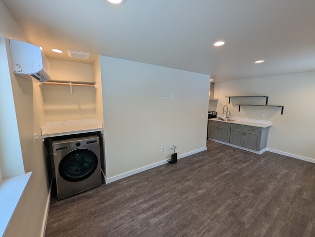 Photo - 1133 W 19th St Unit A