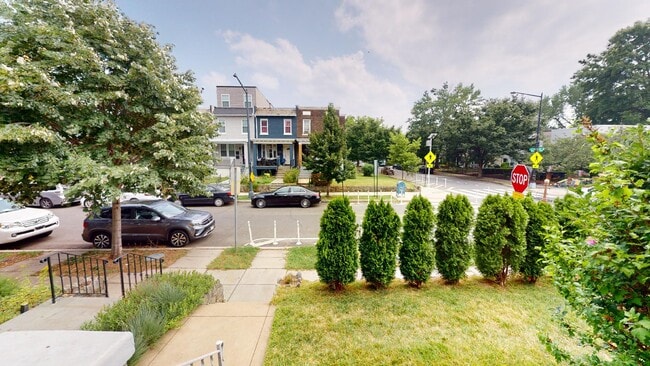 Photo - 1700 D St SE