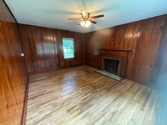 Photo - 102 W Meadow Way Dr