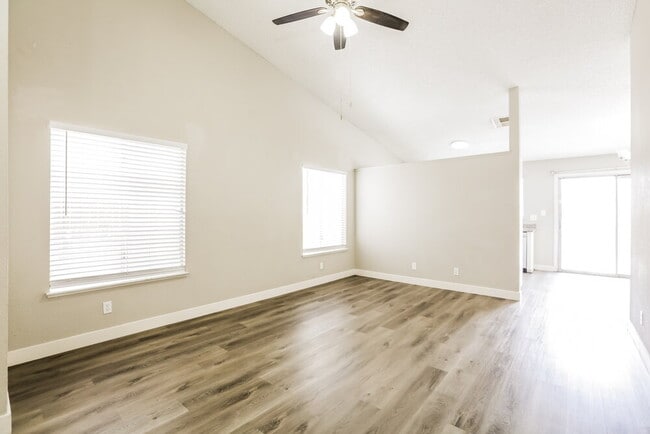 Photo - 4361 Faberge Ave