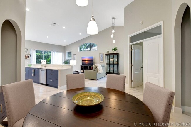 8180 Sandpiper Way