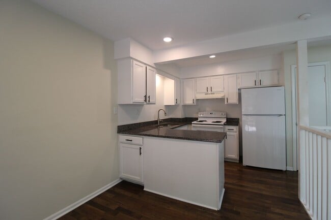 Photo - Fully Remodeled 2 Bedroom 1.5 Bath Duplex In Olathe