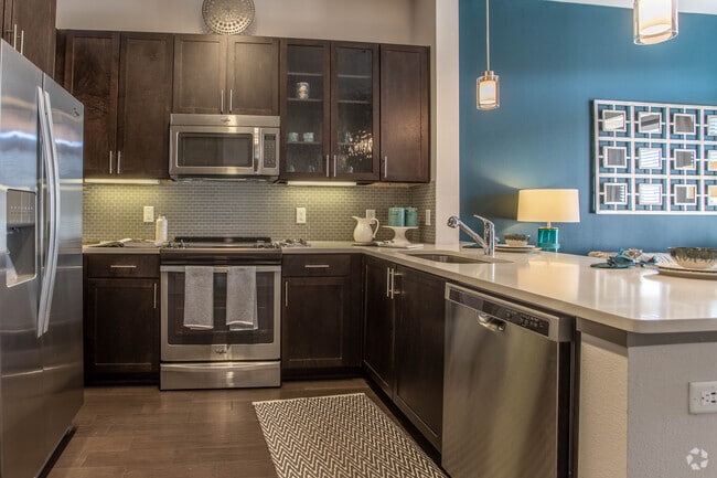 1 BR, 1 BA - 744 SF