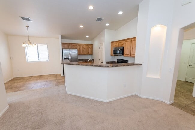 Photo - Great Open Floor Plan 3 Bedroom, 2 Bath, Central A/C - Holiday Subdivsion w/Cubhouse & Pool!