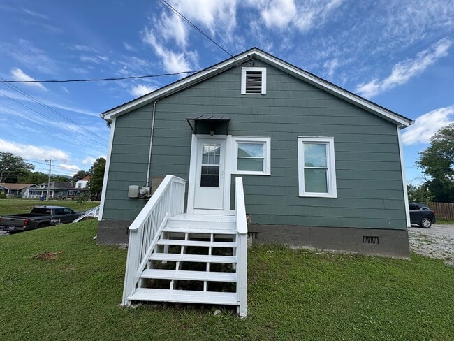 Photo - Two Bedroom Cottage!
