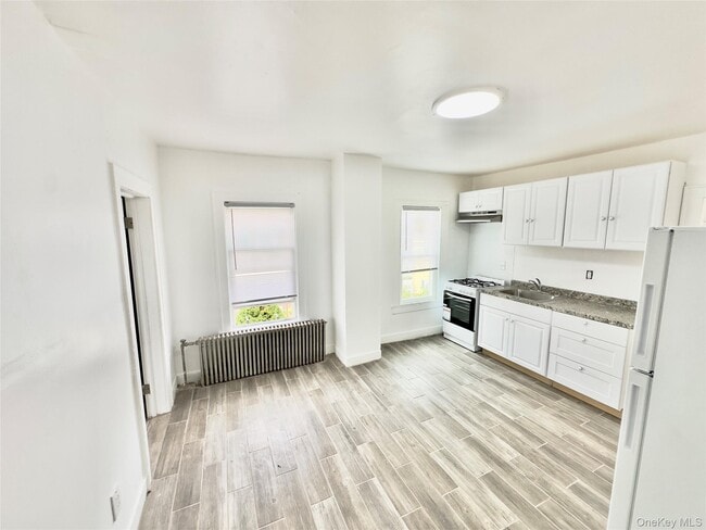 Photo - 104 Henry St