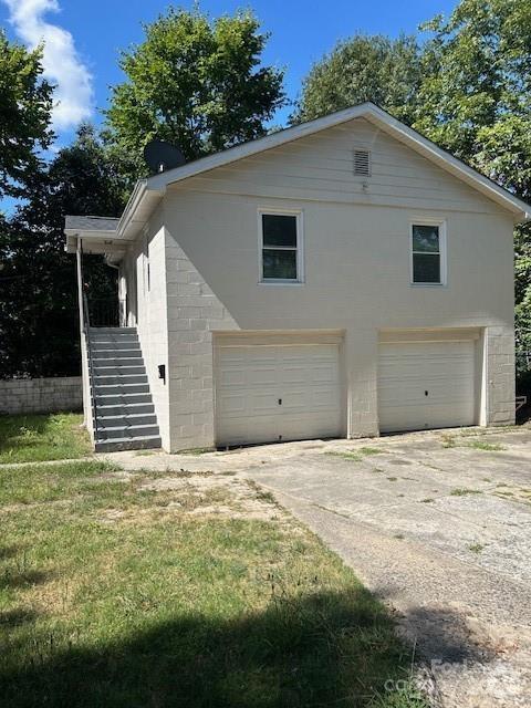 Building Photo - 121 Patrick St Rental