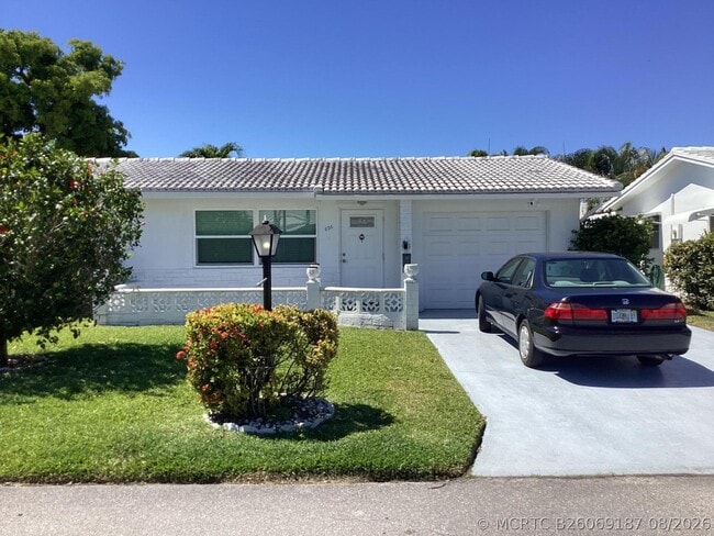 606 SW 15th St