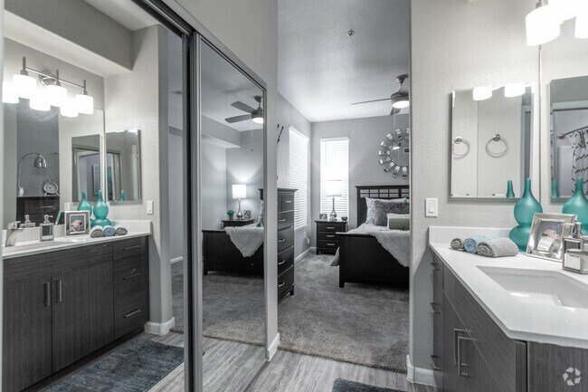 2BR, 2BA - Cabernet Premium - 960 SF
