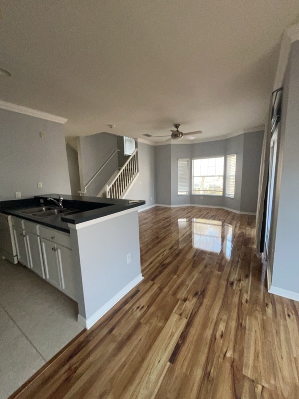 Photo - 2550 Grand Central Pkwy