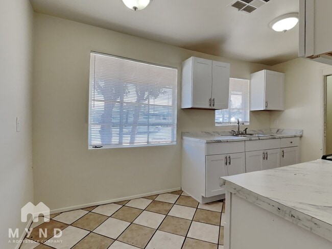 Photo - 5632 N 35th Ave