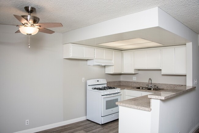 Photo - 433 N Louise St