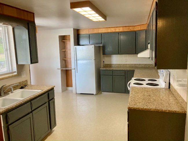 Photo - 1118 E 57th St