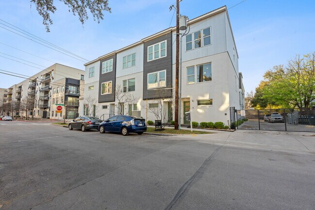 Photo - 3500 Harmon Ave