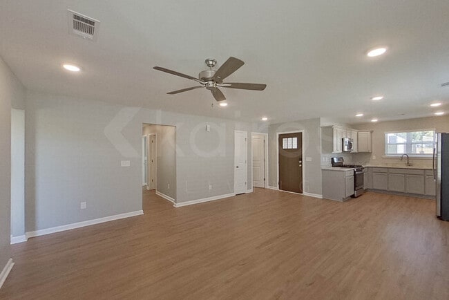 Photo - 133 Denise Dr