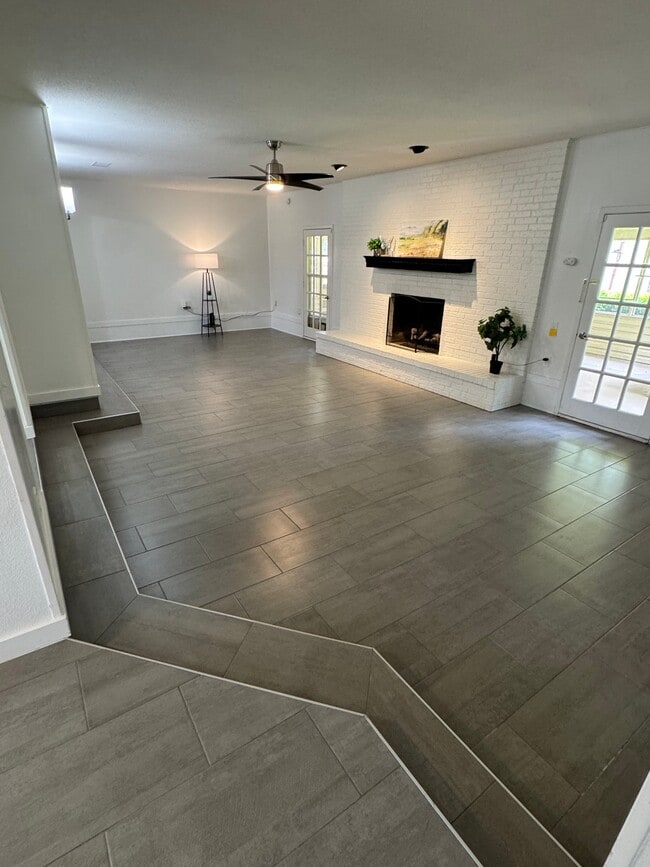 2598 Clark Ln