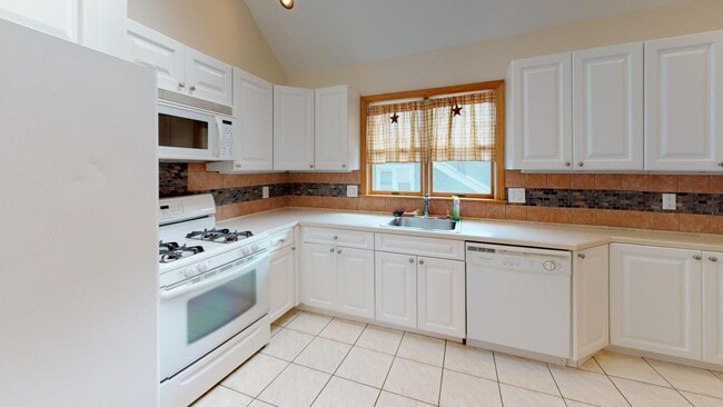 Building Photo - 60 Central Pky Unit 2nd 3rd Floor