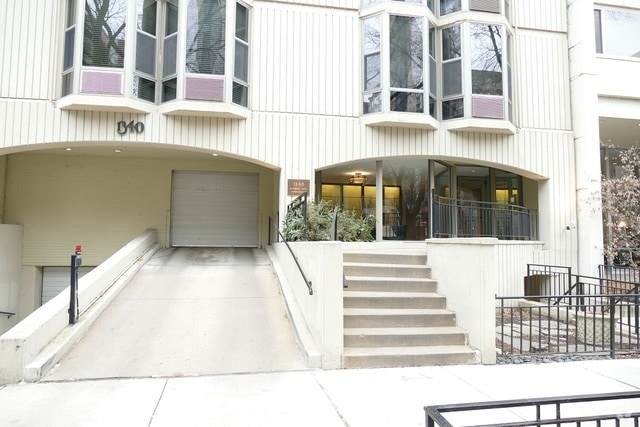 Building Photo - 1340 N Dearborn St Unit 16E Rental