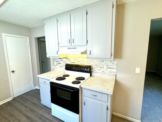 Building Photo - 1401 Lazy Brook Unit A Rental