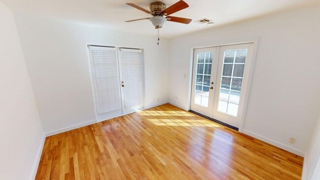 Photo - Beautiful Spanish Cottage in Coronado Village with AC and Garage