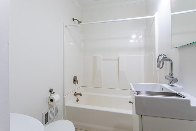 Photo - 1541 Sagamore Dr NE