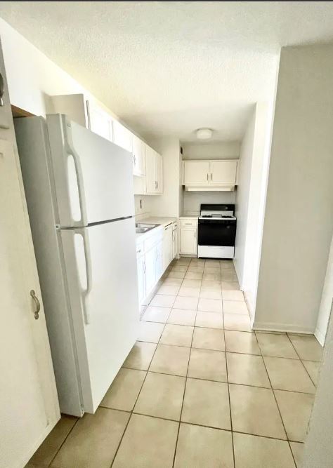 Photo - 2200 S Stewart Ave