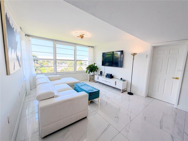 Photo - 3635 Whitehall Dr Unidad 401